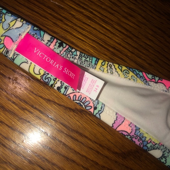 Victoria’s Secret Push-up Bikini Top - Picture 3 of 3